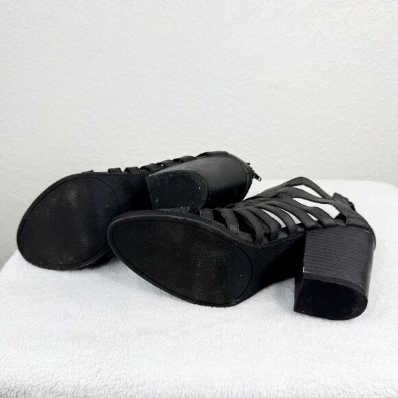 Maurices Black Waffle Cut Out Heeled Peep Toe Zip Buckle Sandals Size 9.5 - Picture 5 of 5